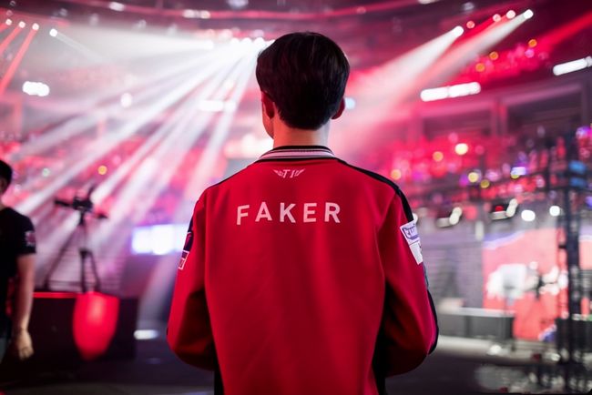 MacT认为NIP将三比二击败WBG，PYL认为WBG将三比一击败NIP