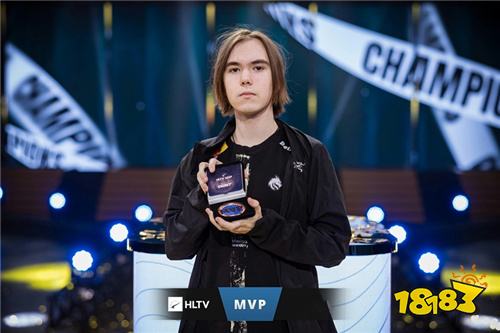 大首等待多少年了？《绝地求生》终于引入“复活”机制